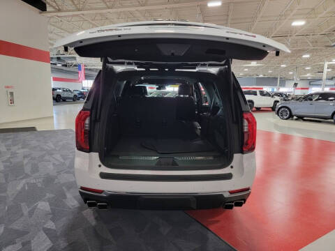 2025 GMC Yukon XL AT4