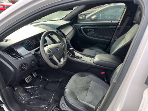 2018 Ford Taurus SHO