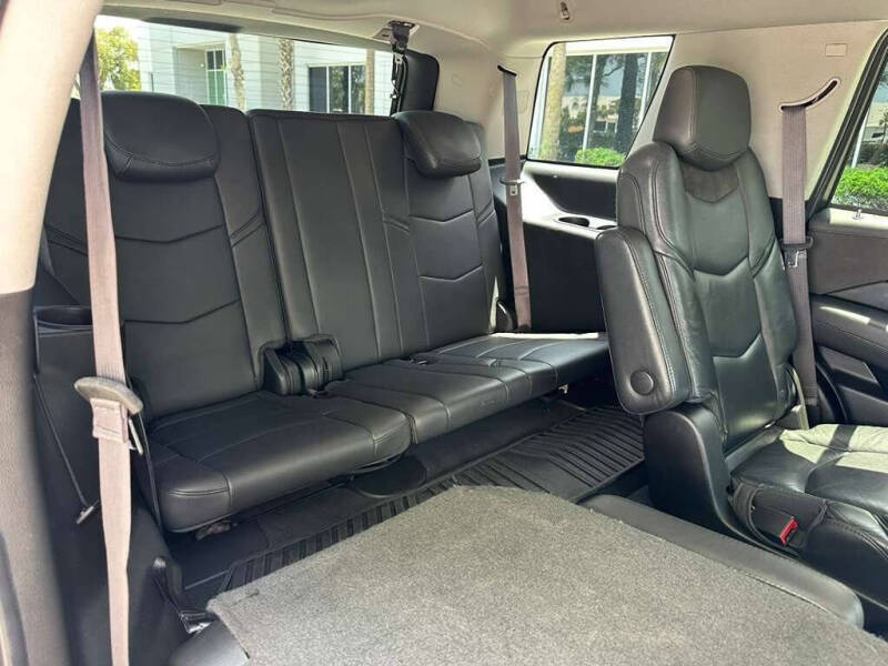 2017 Cadillac Escalade Standard