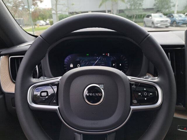 2026 Volvo XC60 B5 Plus