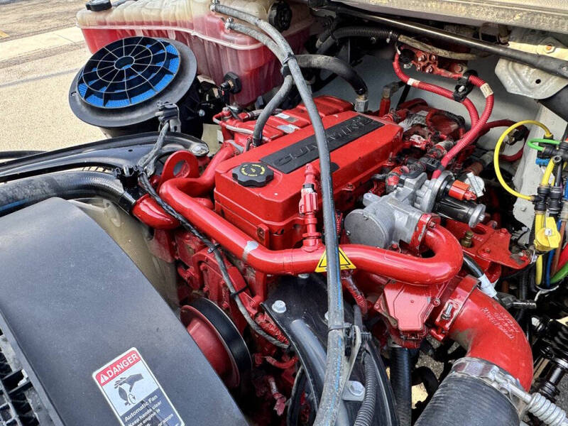 2018 Freightliner M2 106