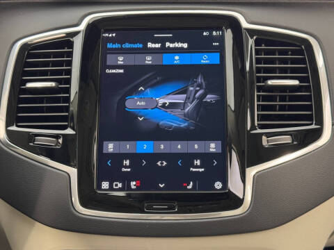2023 Volvo XC90 Recharge T8 Ultimate Dark Theme