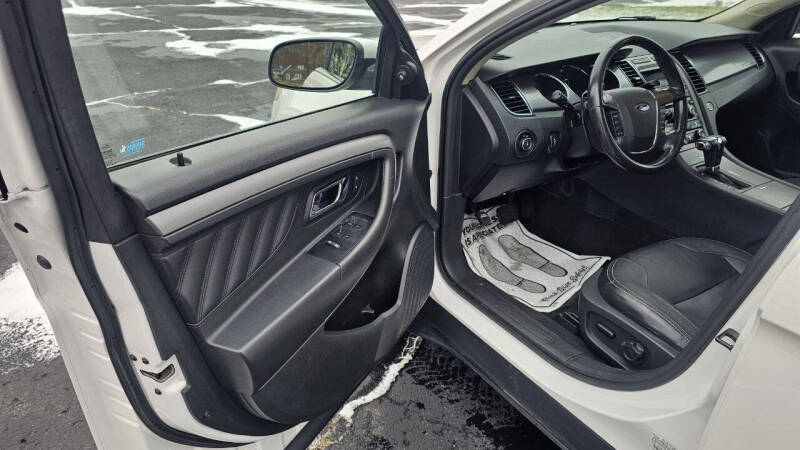 2011 Ford Taurus SEL
