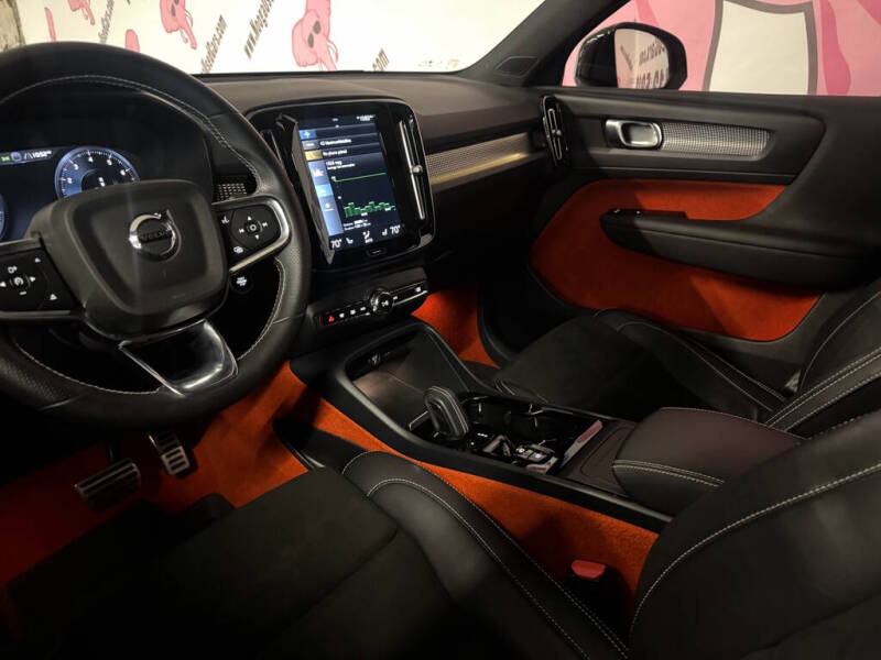 2021 Volvo XC40 T5 R-Design