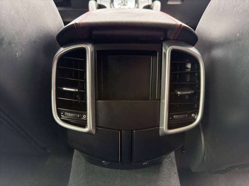 2016 Porsche Cayenne GTS