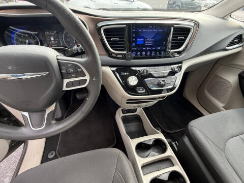 2017 Chrysler Pacifica Touring