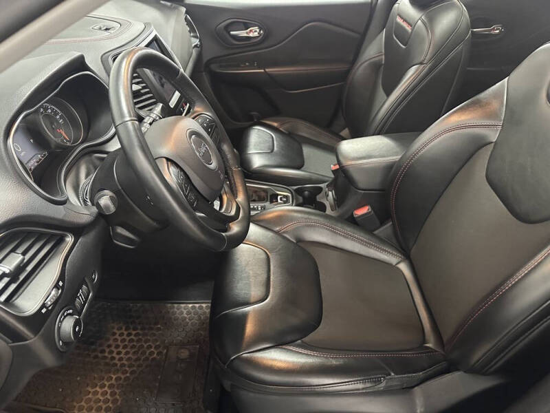 2019 Jeep Cherokee Trailhawk