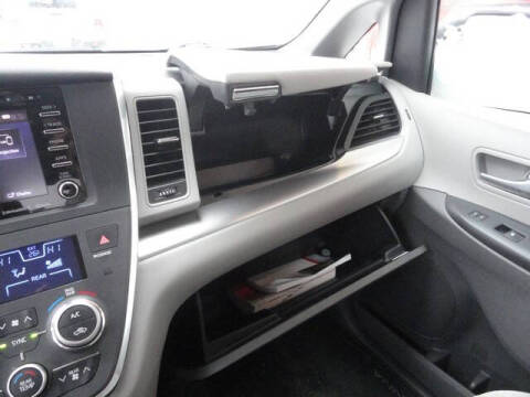 2019 Toyota Sienna LE 7-Passenger