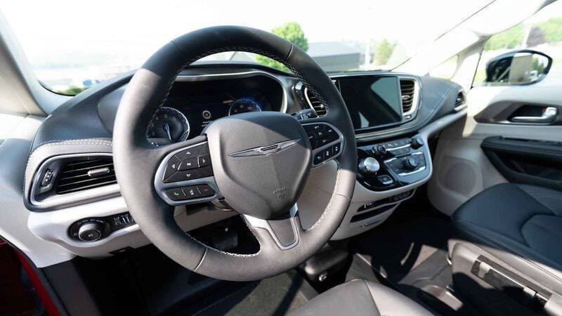 2024 Chrysler Pacifica Touring L