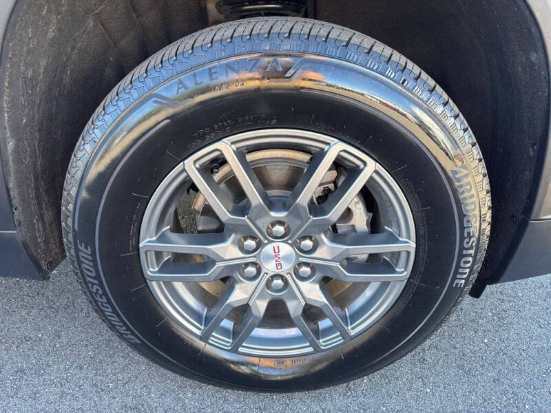 2025 GMC Acadia Elevation