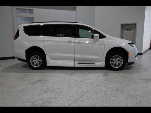 2022 Chrysler Pacifica Touring L