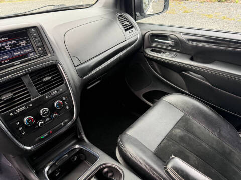 2016 Dodge Grand Caravan SXT Plus