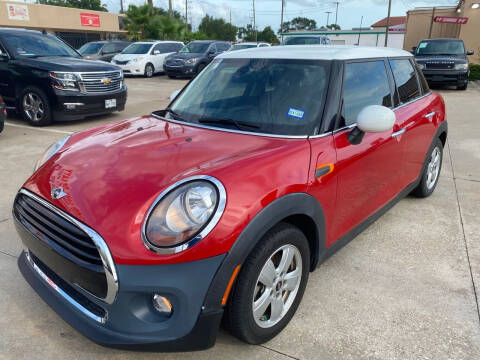 2015 MINI Hardtop 4 Door for sale at Houston Auto Gallery in Katy TX