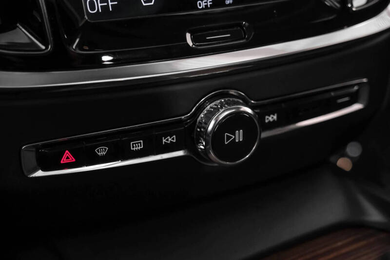 2021 Volvo V60 T5 Momentum