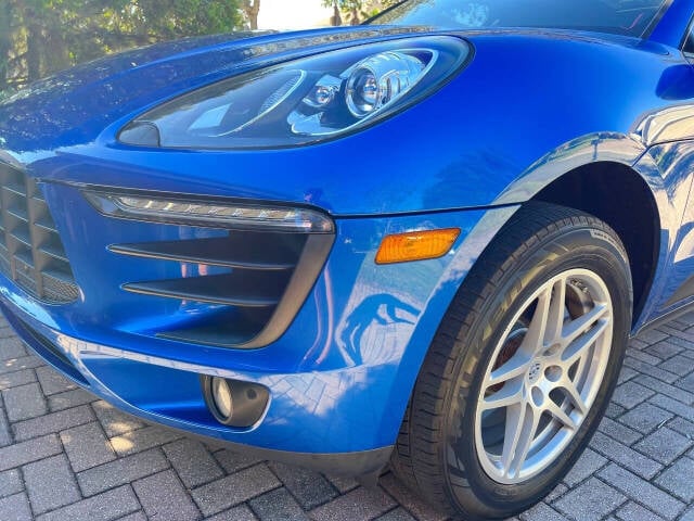 2017 Porsche Macan Base photo 4