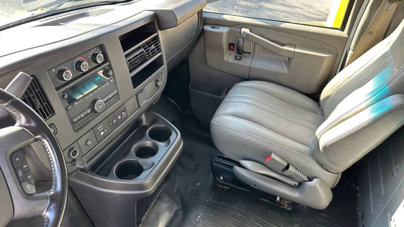 2020 GMC Savana 2500