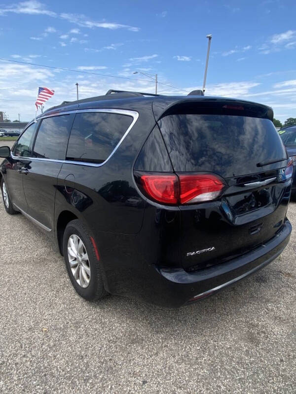 2017 Chrysler Pacifica Touring Plus