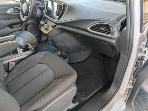 2024 Chrysler Pacifica Touring