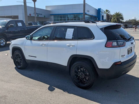 2023 Jeep Cherokee Altitude Lux