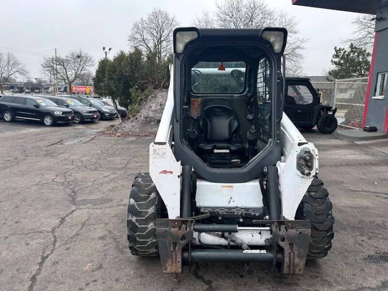 2014 Bobcat S590 TWO SPEED SKID STEER LOAD