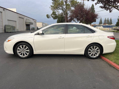2017 Toyota Camry Hybrid XLE