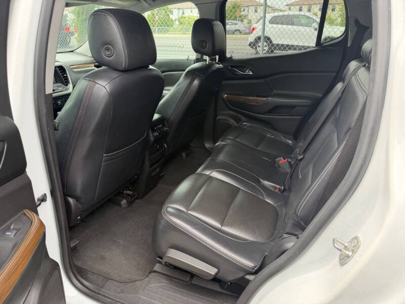 2017 GMC Acadia SLE-2