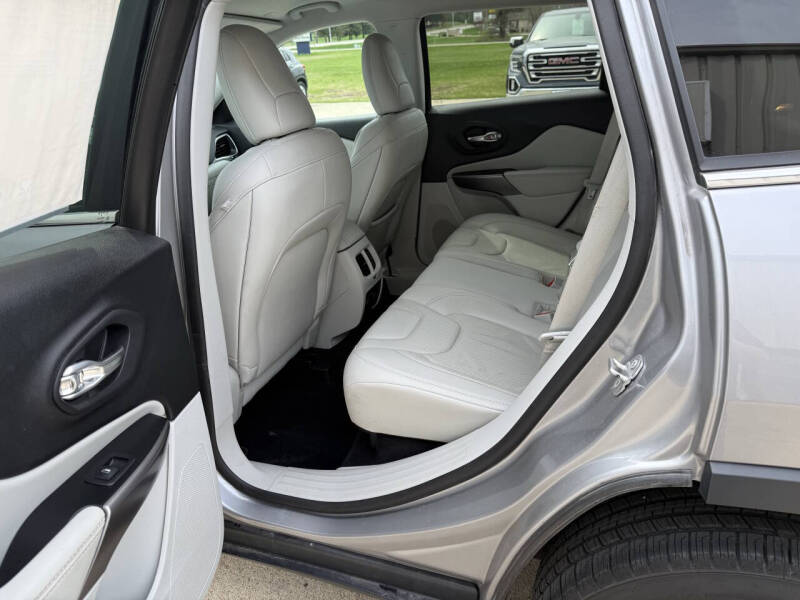 2022 Jeep Cherokee Latitude Lux
