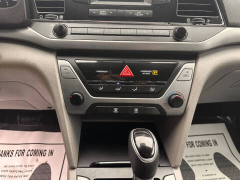 2017 Hyundai Elantra SE