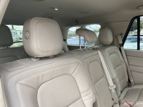 2019 Lincoln Navigator Select