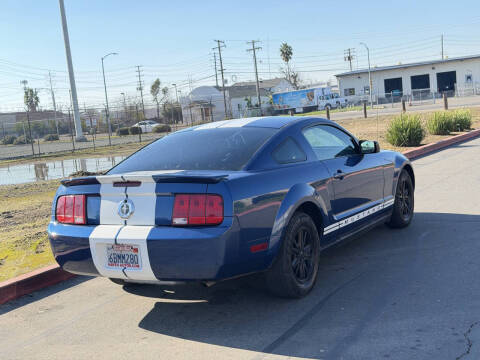 2007 Ford Mustang V6 Deluxe