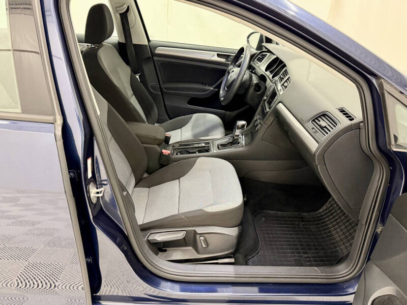 2016 Volkswagen e-Golf SE