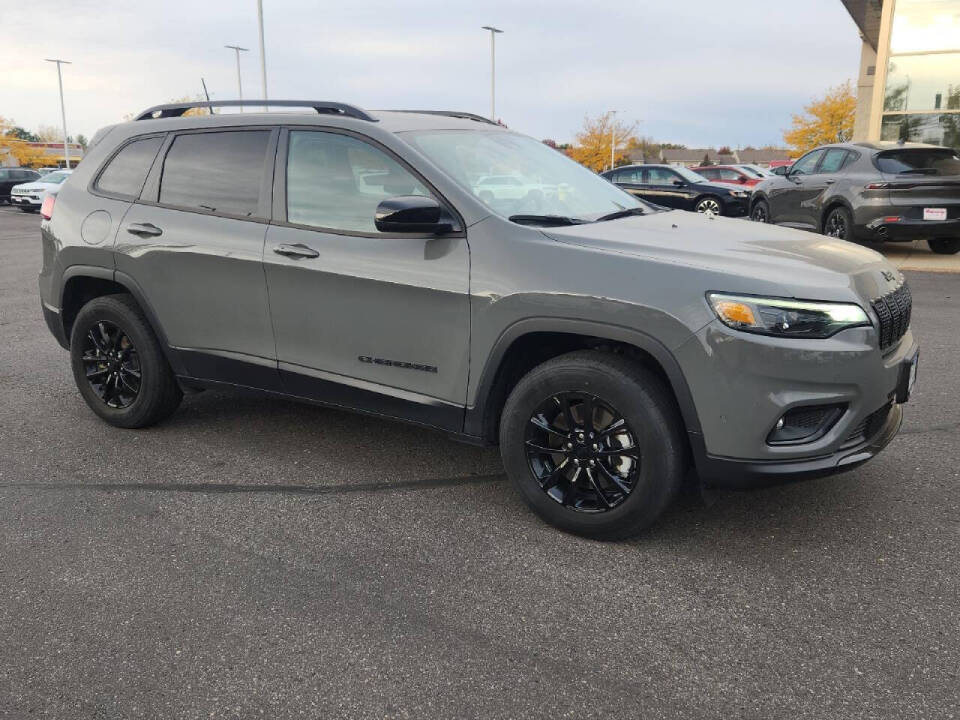 2023 Jeep Cherokee for sale at Victoria Auto Sales in Victoria, MN