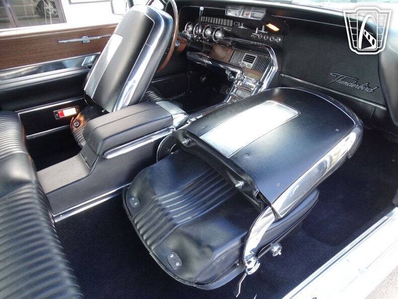 1965 Ford Thunderbird