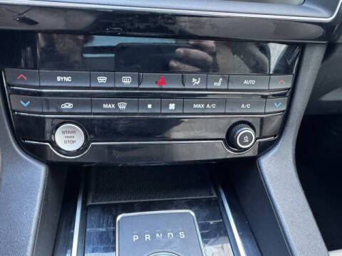 2020 Jaguar F-PACE 25t Premium