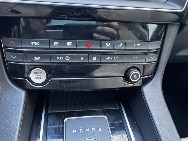 2020 Jaguar F-PACE 25t Premium