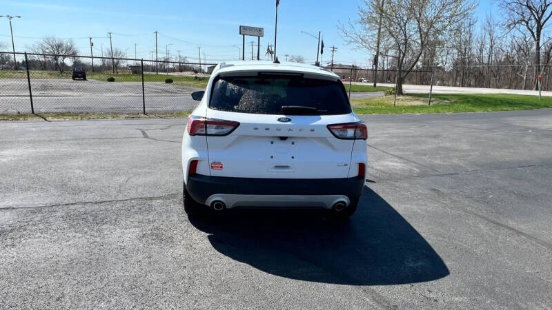 2020 Ford Escape SE