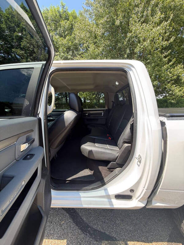 2017 RAM 1500 SLT