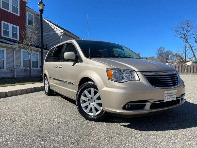 2015 Chrysler Town and Country for sale at Speedway Motors in Paterson NJ