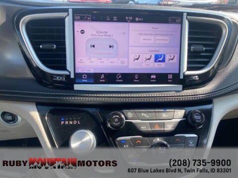 2023 Chrysler Pacifica Touring L