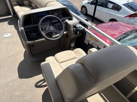 2024 Sun Tracker SPB22RF