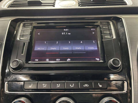 2017 Volkswagen Passat 1.8T R-Line