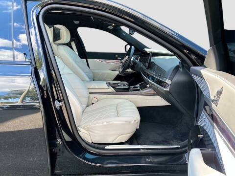 2024 BMW 7 Series 740i