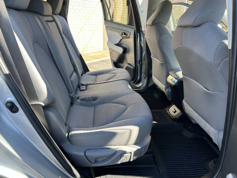 2022 Toyota Highlander LE