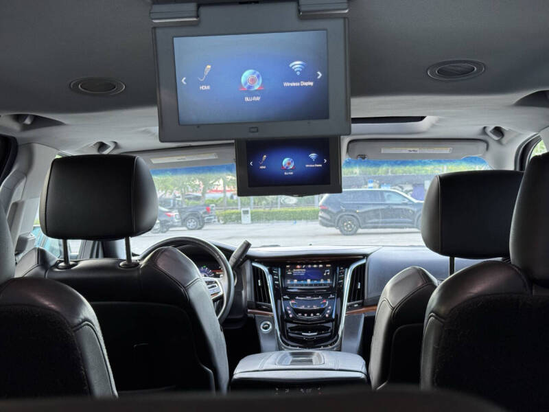 2018 Cadillac Escalade ESV Premium Luxury