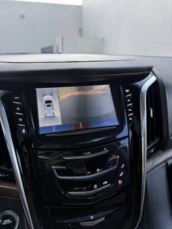 2017 Cadillac Escalade ESV Luxury