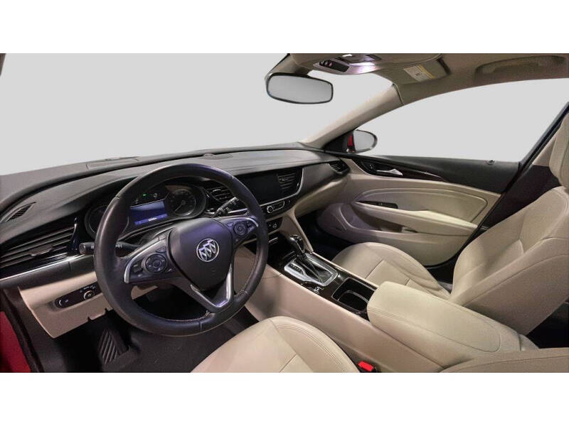 2018 Buick Regal TourX Essence