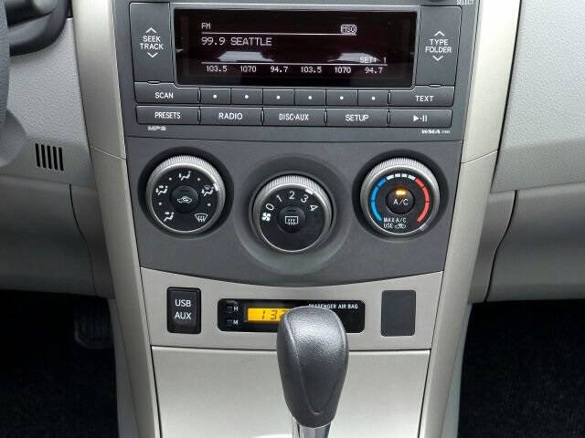 2011 Toyota Corolla LE