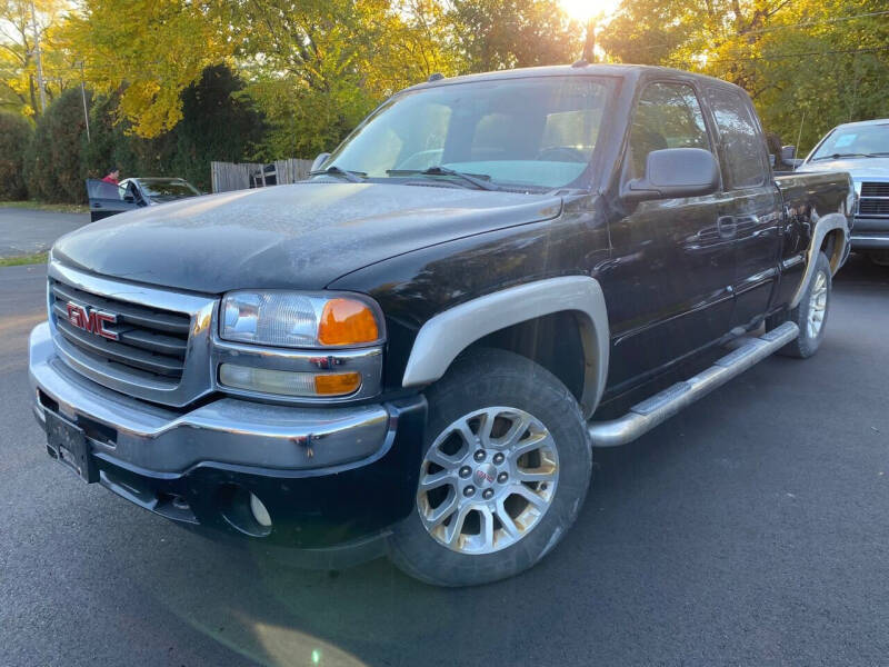 2005 GMC Sierra 1500 for sale at Car Castle in Zion IL
