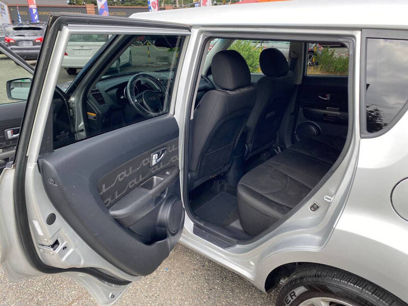 2012 Kia Soul +