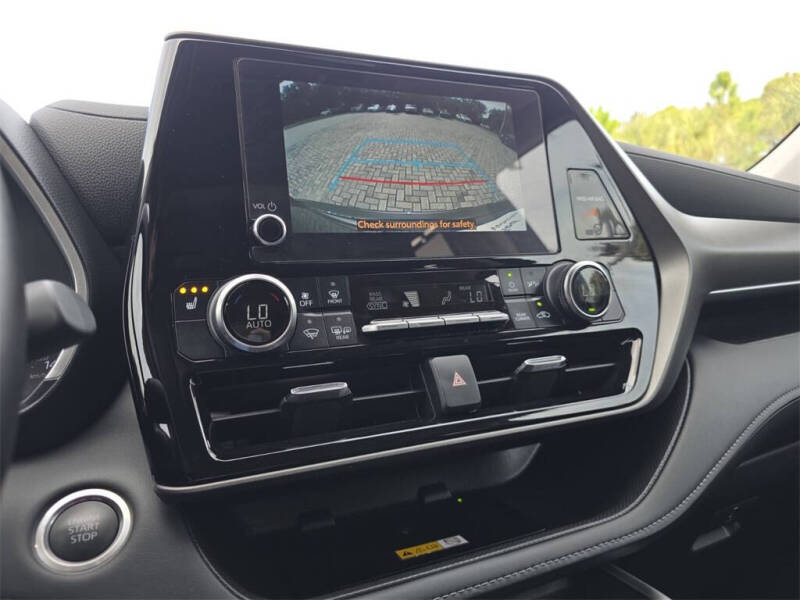 2024 Toyota Highlander XLE